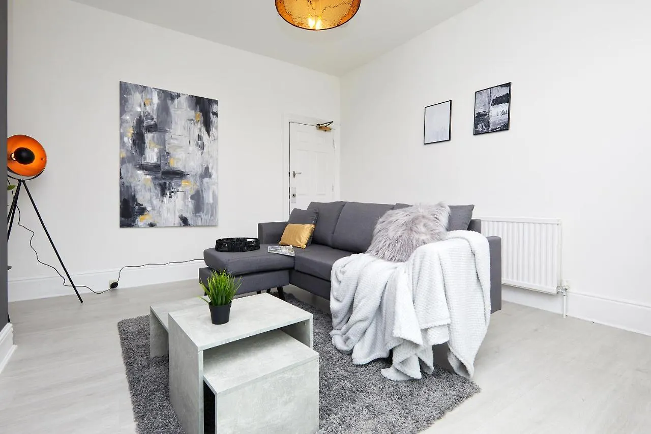 Tatil Evi Your Sheffield Stays - Spacious 5 Bedroom House