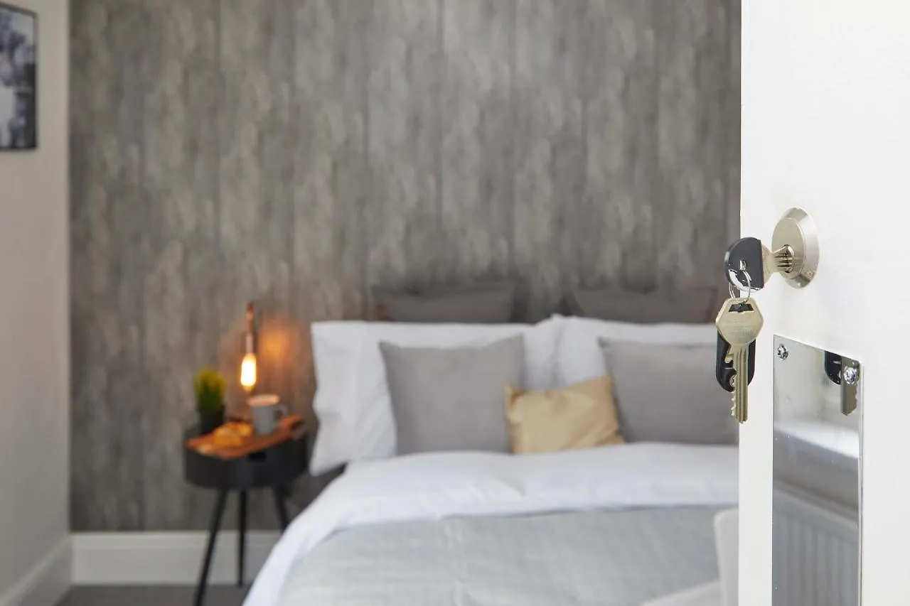 Your Sheffield Stays - Spacious 5 Bedroom House 0*,  United Kingdom